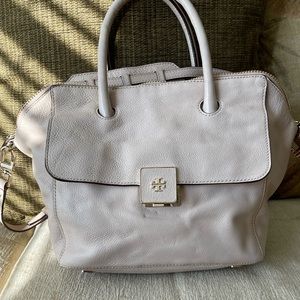 Tory Burch like new soft leather cream purse